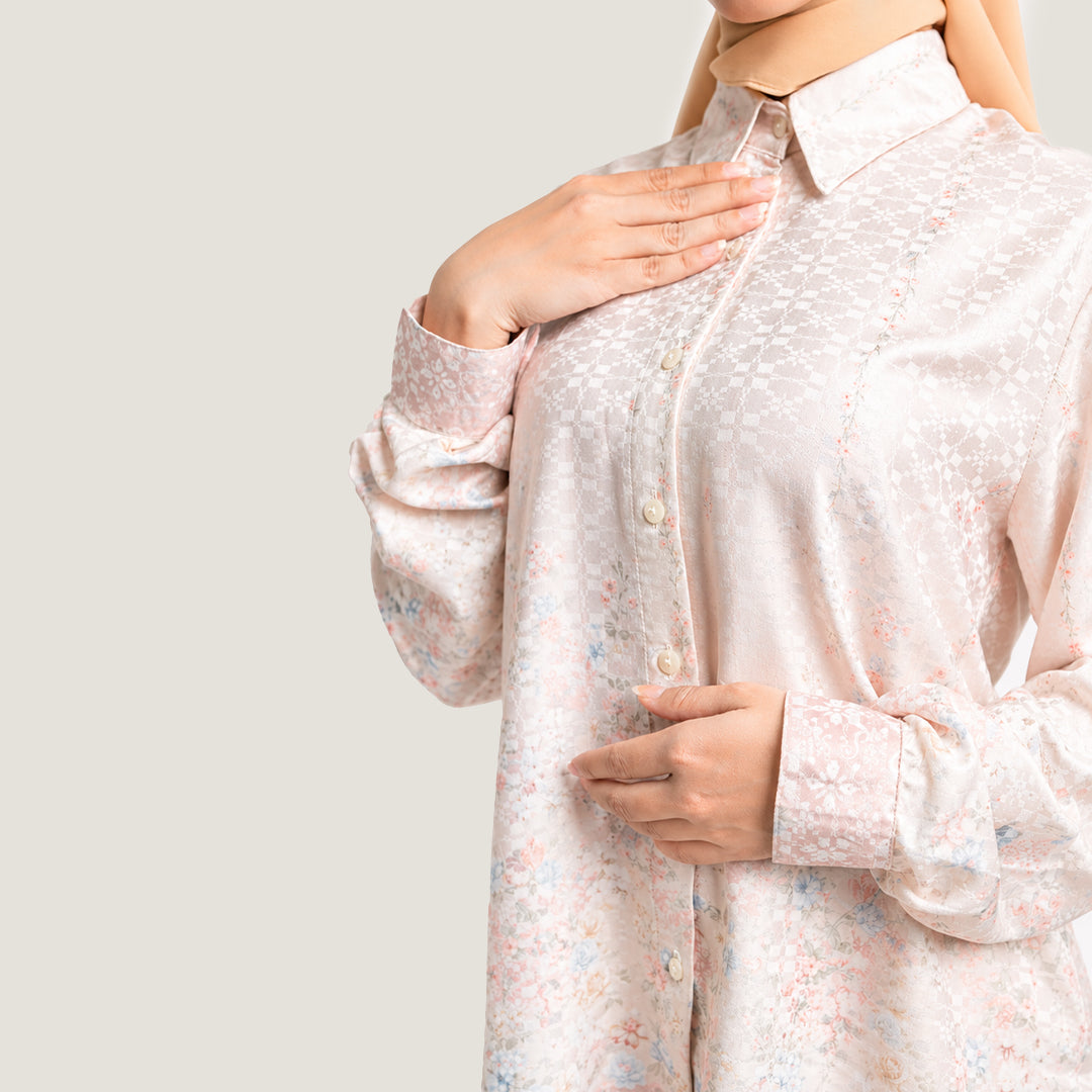 Detail bahan poly rayon dobby premium Naura Shirt Falyae — tekstur dobby weave lembut adem tidak menerawang