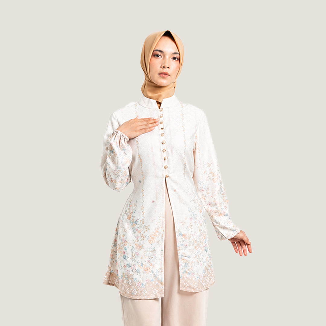 Safa Tunic tunik muslim premium wanita White tampak depan — siluet mengalir Aluna Collection Falyae