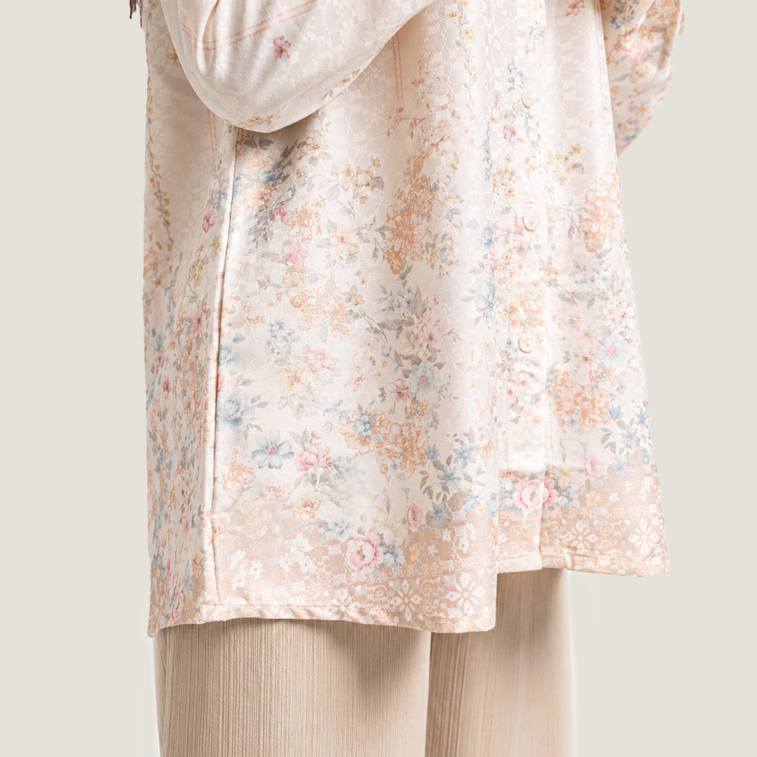 Detail bahan poly rayon dobby premium bagian bawah Naura Shirt Falyae — tekstur dobby weave lembut adem tidak menerawang